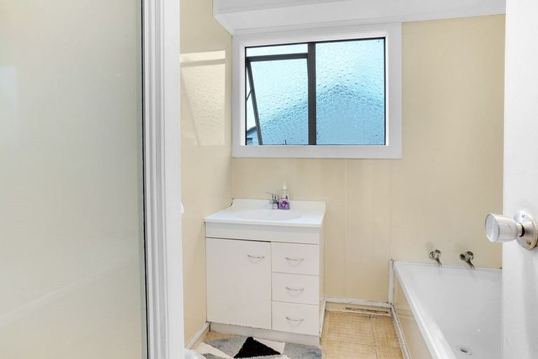 Photo of property in 1 Banyan Drive, Totara Heights, Auckland, 2105