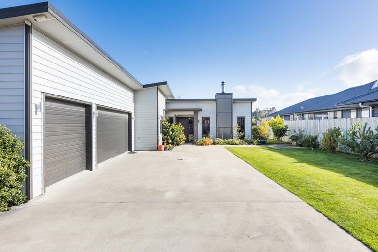 Photo of property in 22a Oak Crescent, Ashhurst, 4810