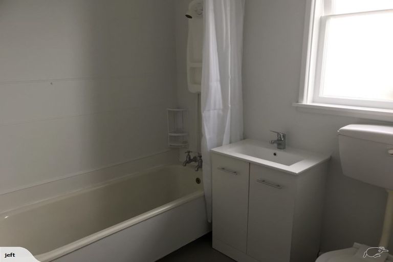 Photo of property in 229 Featherston Street, Palmerston North, 4410