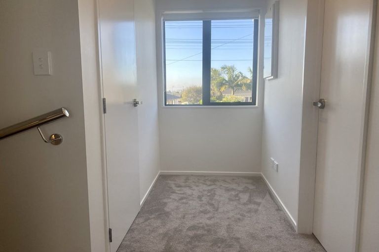 Photo of property in 35b Matipo Road, Te Atatu Peninsula, Auckland, 0610