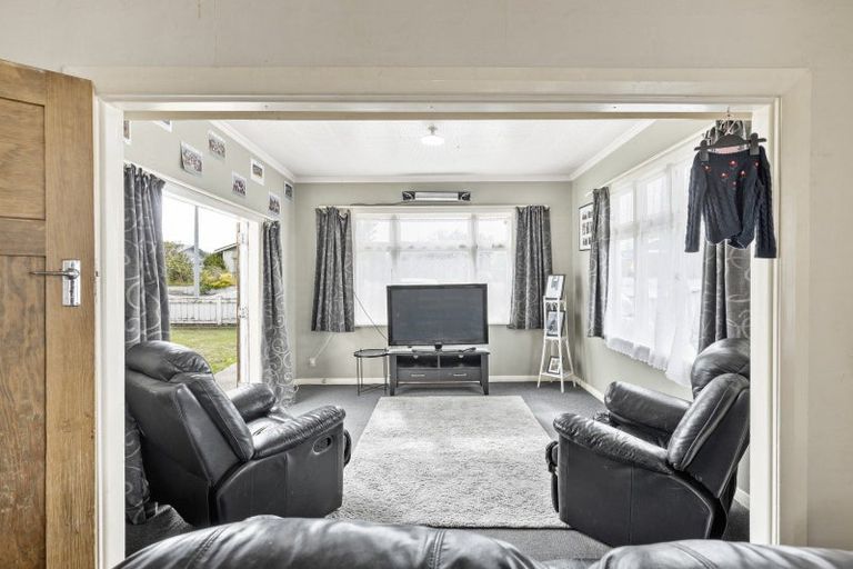 Photo of property in 64 Lyndhurst Street, Takaro, Palmerston North, 4412