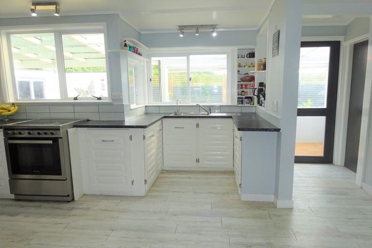 Photo of property in 1 Barber Street, Foxton Beach, Foxton, 4815