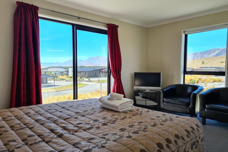 Photo of property in 6 Manning Place, Lake Tekapo, 7999