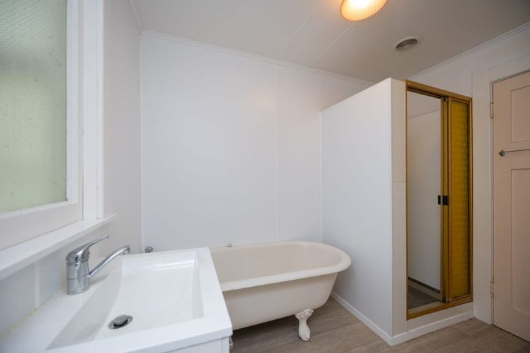 Photo of property in 582 Milson Line, Newbury, Palmerston North, 4478