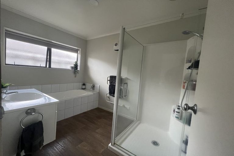 Photo of property in 22 Waterstone Avenue, Paraparaumu, 5032