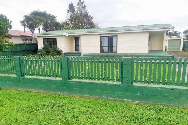 Photo of property in 23 Smiths Avenue, Papakura, 2110
