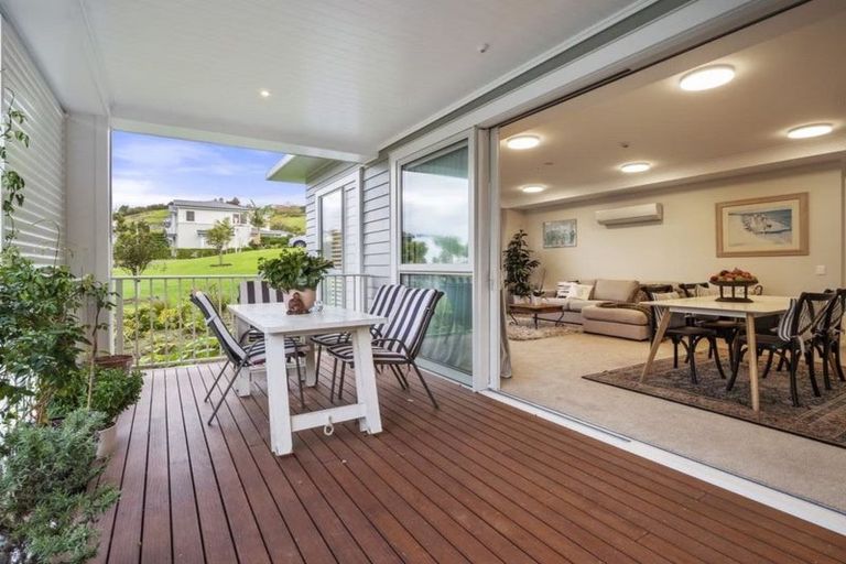 Photo of property in 73 Panorama Heights, Orewa, 0931