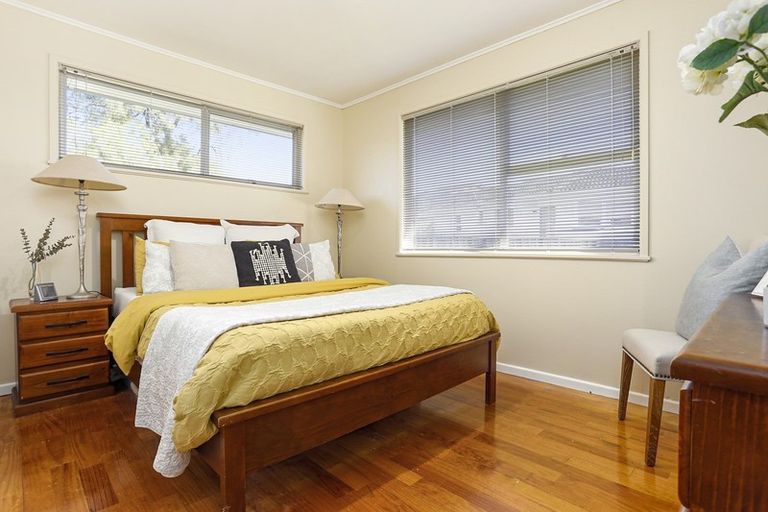 Photo of property in 16 Kea Place, Mangere Bridge, Auckland, 2022