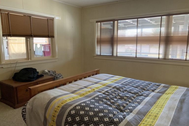 Photo of property in 19 Melville Street, Waipawa, 4210