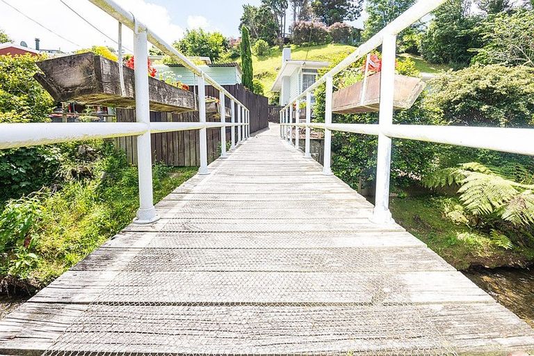 Photo of property in 259 Middleton Road, Glenside, Wellington, 6037