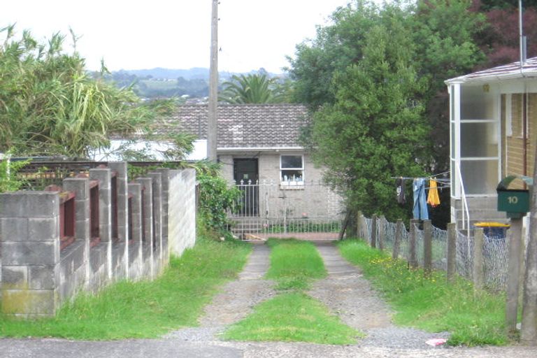 Photo of property in 100 Te Atatu Road, Te Atatu South, Auckland, 0610