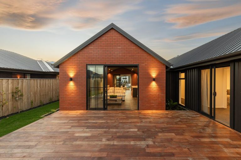 Photo of property in 32 Finstock Way, Rolleston, 7614