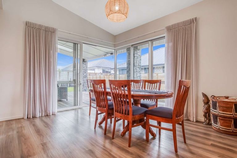 Photo of property in 30 Awatea Drive, Whitianga, 3510