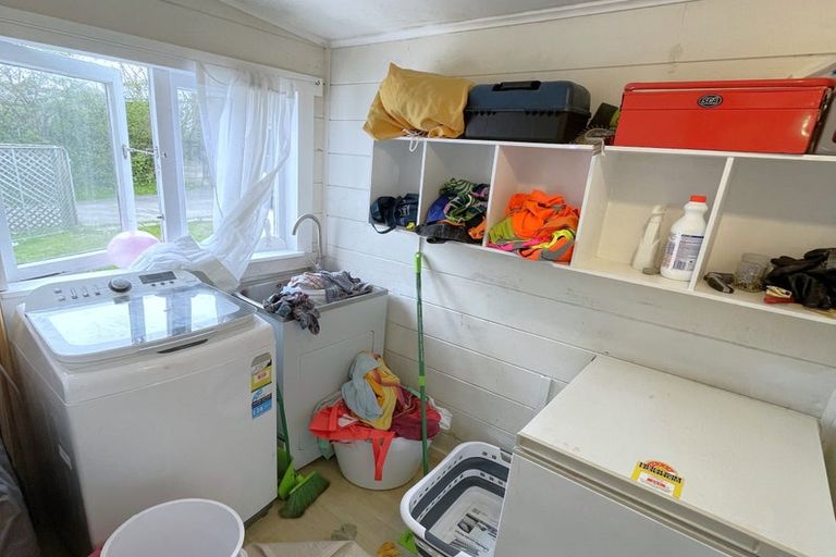 Photo of property in 11 Clayburn Road, Glen Eden, Auckland, 0602