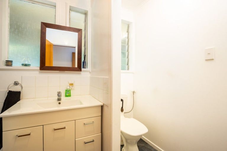 Photo of property in 16 Regent Place, Blagdon, New Plymouth, 4310