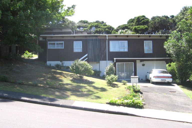 Photo of property in 2/3 Mcquoid Place, Glenfield, Auckland, 0629