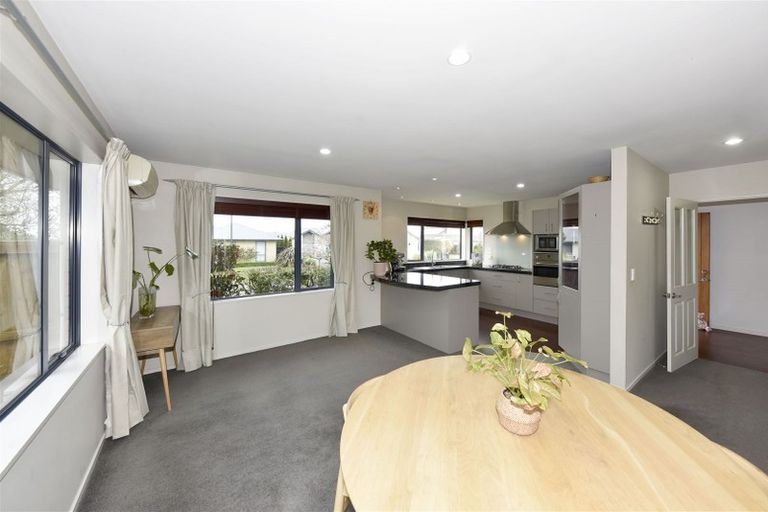 Photo of property in 14 Marguerite Place, Aidanfield, Christchurch, 8025