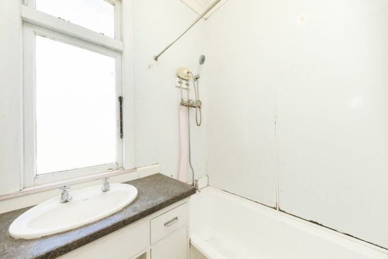 Photo of property in 15 Ruahine Street, Roslyn, Palmerston North, 4414