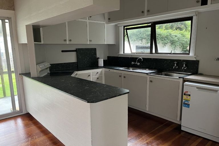 Photo of property in 7 Price Street, Westown, New Plymouth, 4310