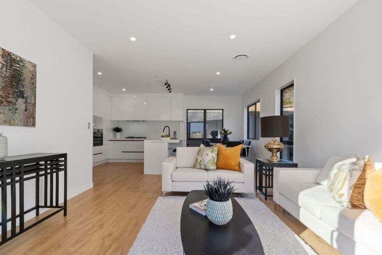 Photo of property in 31c Weatherly Road, Torbay, Auckland, 0630