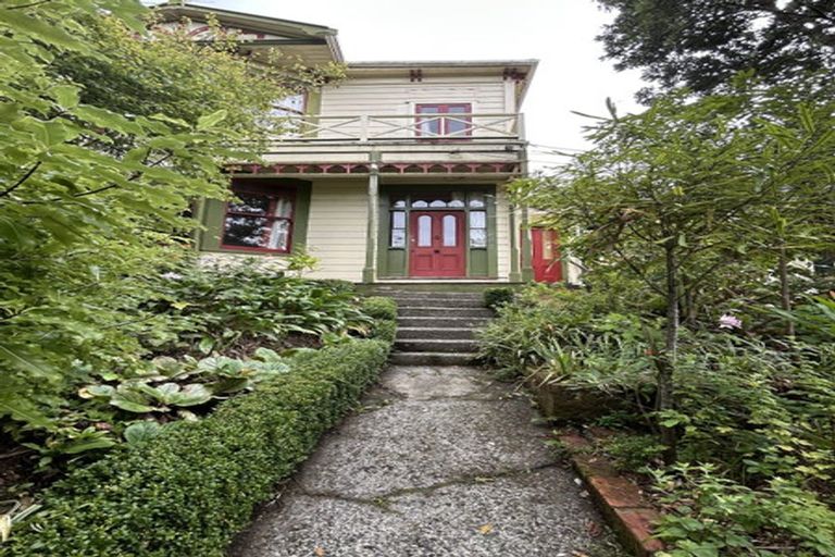 Photo of property in 90 Glenmore Street, Northland, Wellington, 6012