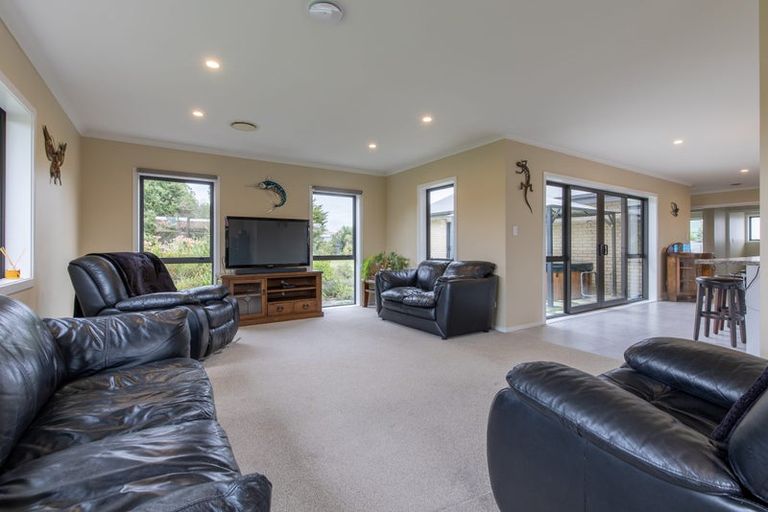 Photo of property in 11 Rathbone Street, Waipawa, 4210