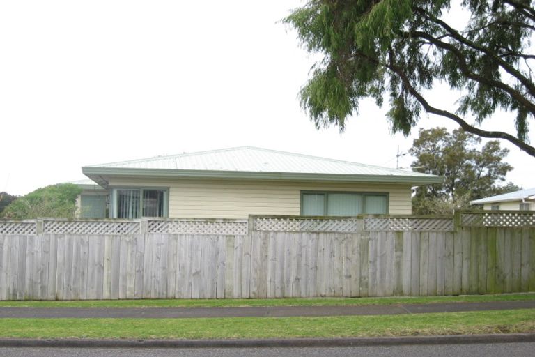 Photo of property in 10 Acacia Place, Bell Block, New Plymouth, 4312