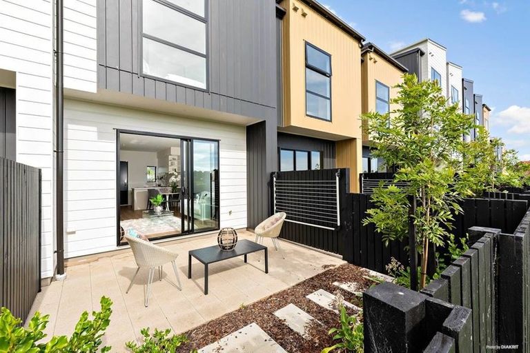 Photo of property in 4/47a Huntington Drive, Huntington Park, Auckland, 2013