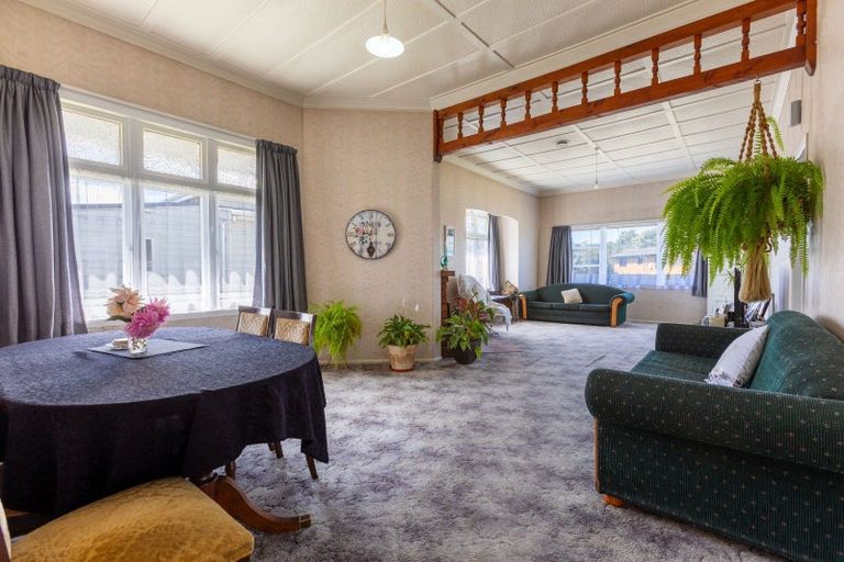 Photo of property in 15 Albert Street, Dannevirke, 4930