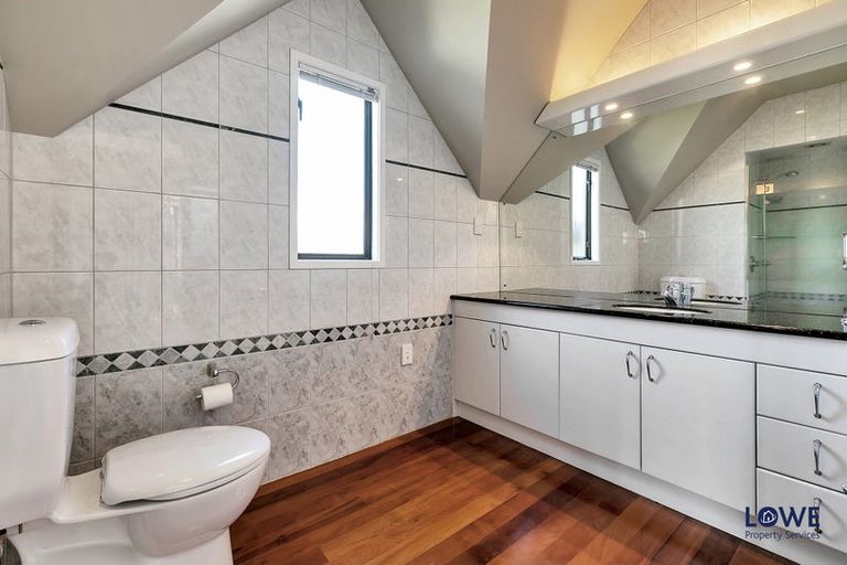 Photo of property in 1a Bournemouth Terrace, Murrays Bay, Auckland, 0630