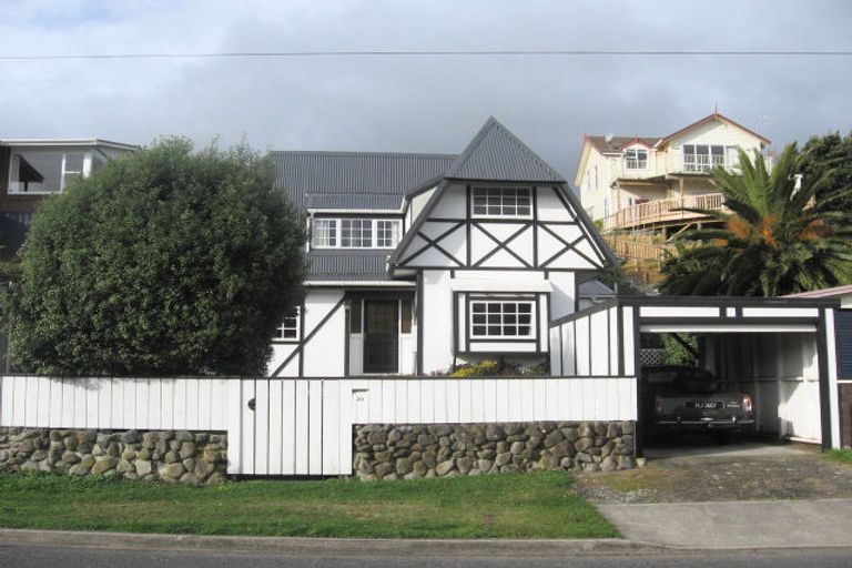 Photo of property in 20 Glen Road, Raumati South, Paraparaumu, 5032