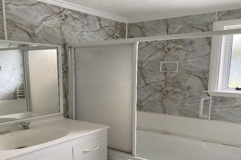 Photo of property in 2 Jenks Street, Foxton, 4814