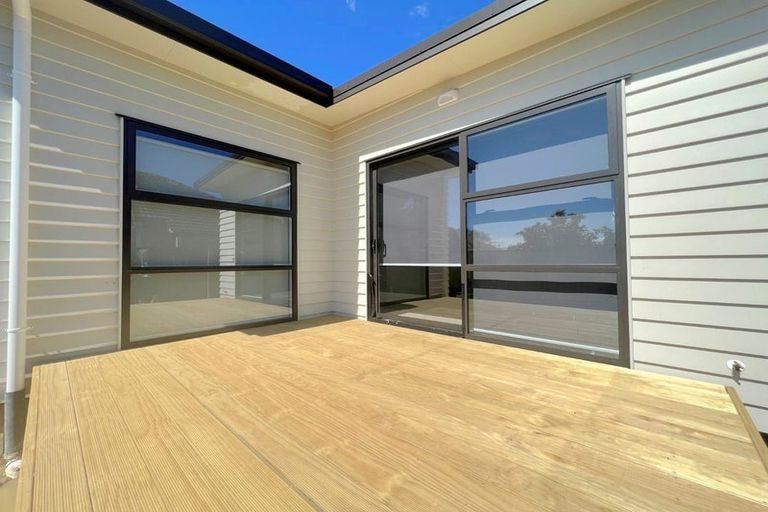 Photo of property in 2/4 Searancke Place, Fairfield, Hamilton, 3214