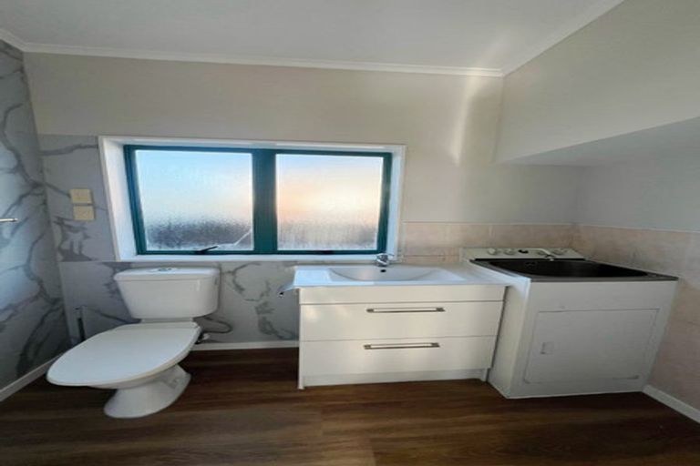 Photo of property in 1/16 Kenderdine Road, Papatoetoe, Auckland, 2025