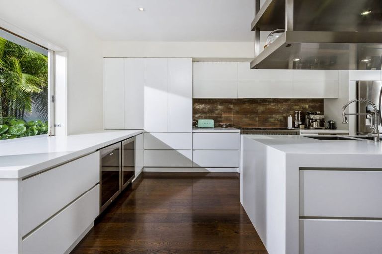 Photo of property in 54 Seacliffe Avenue, Belmont, Auckland, 0622