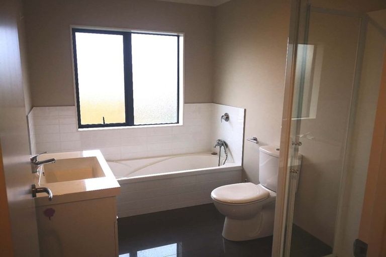 Photo of property in 11 Karika Place, Massey, Auckland, 0614