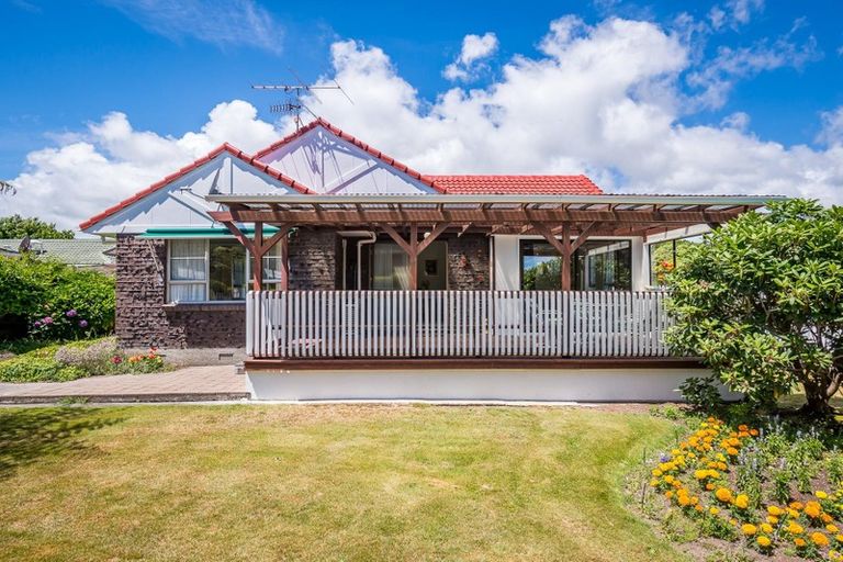 Photo of property in 16 Richmond Avenue, Waikanae, 5036