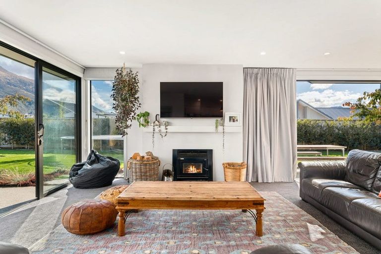 Photo of property in 15 Pennycook Place, Lake Hawea, Wanaka, 9382