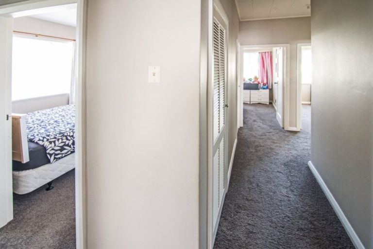 Photo of property in 11 Mcgregor Crescent, Masterton, 5810