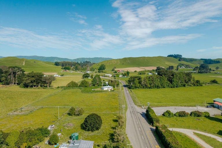 Photo of property in Mangamaire School, 205 Tutaekara Road, Pahiatua, 4987