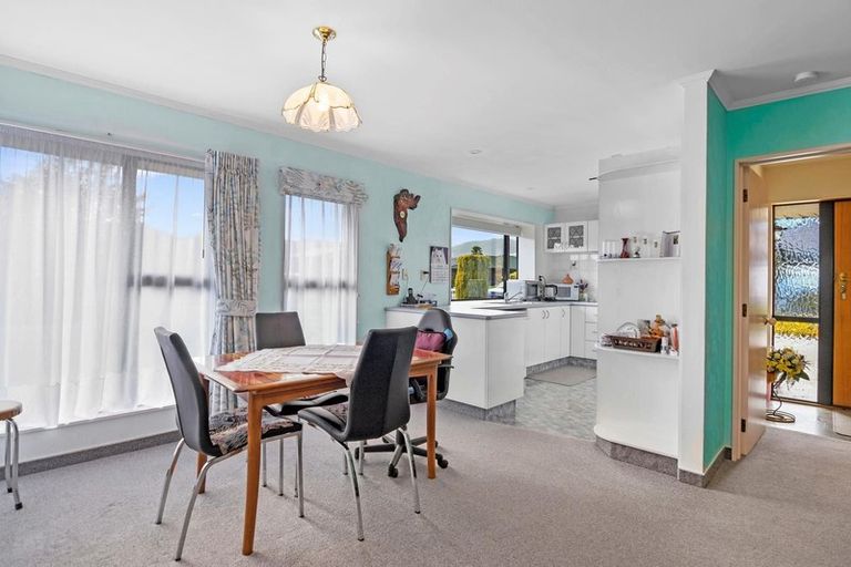 Photo of property in 9 Saunders Crescent, Stoke, Nelson, 7011