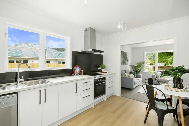 Photo of property in 3 Wood Street, Wainuiomata, Lower Hutt, 5014