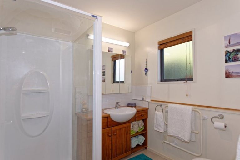 Photo of property in 10 Sedgwick Way, Westmorland, Christchurch, 8025