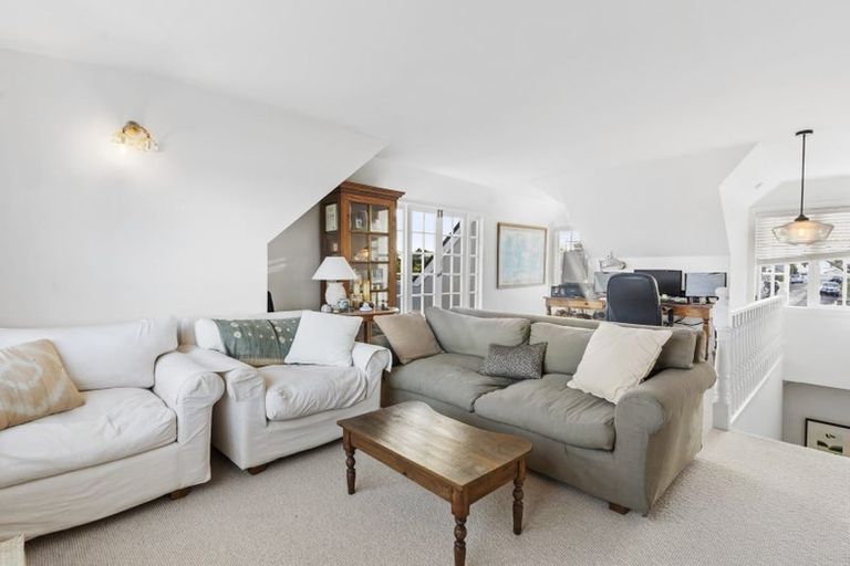 Photo of property in 73 Norwood Road, Bayswater, Auckland, 0622