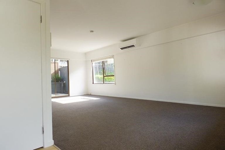 Photo of property in 3/59 Norwood Road, Bayswater, Auckland, 0622