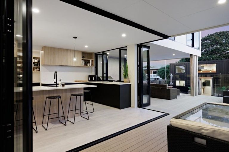 Photo of property in 18 Motiti Road, Papamoa Beach, Papamoa, 3118