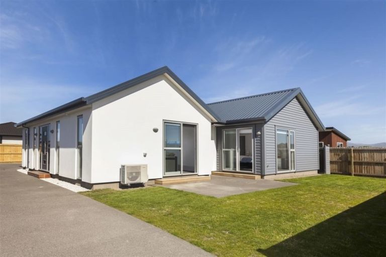 Photo of property in 18 Kingsbridge West, Burwood, Christchurch, 8083