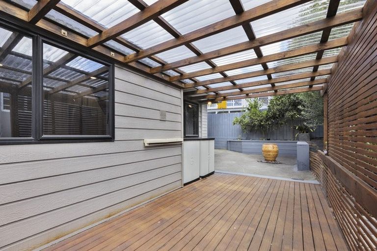 Photo of property in 2/34 Sycamore Drive, Sunnynook, Auckland, 0620