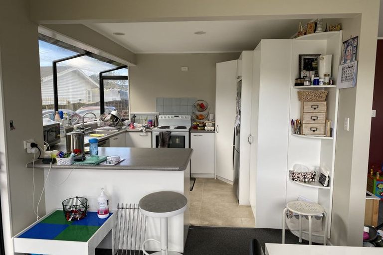 Photo of property in 1/4 Avalon Place, Glenfield, Auckland, 0629