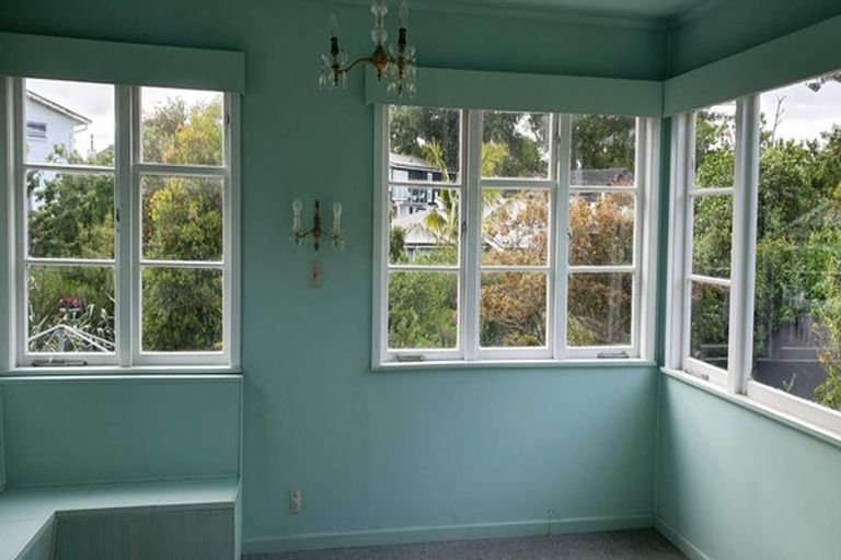 Photo of property in 16 Sale Street, Cockle Bay, Auckland, 2014